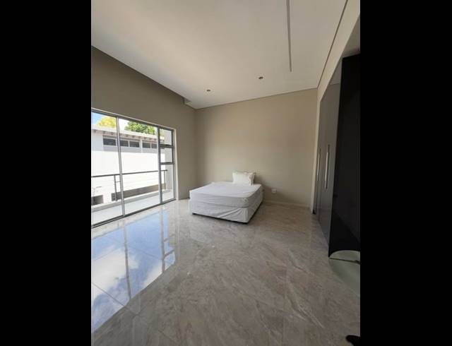 5 BEDROOM PROPERTY TO RENT IN HYDE PARK